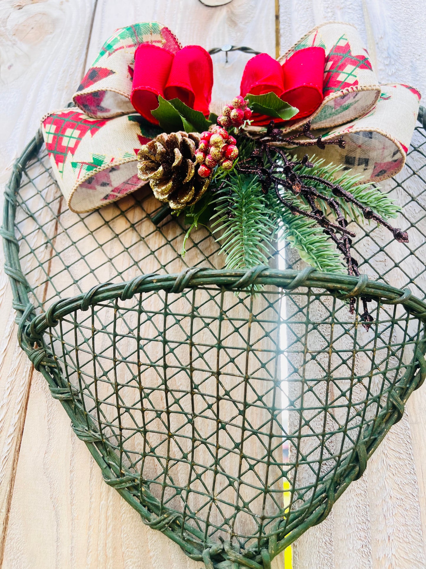 Medium Green Heart Decor